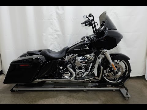 2015 Harley-Davidson Road Glide® in Eden Prairie, Minnesota - Video 1