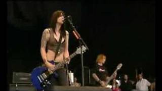The Distillers Beat Your Heart Out (Reading)