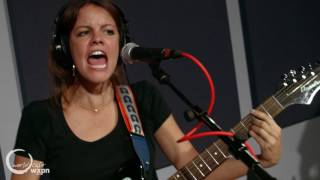 Hinds - &quot;Garden&quot; (Recorded Live for World Cafe)