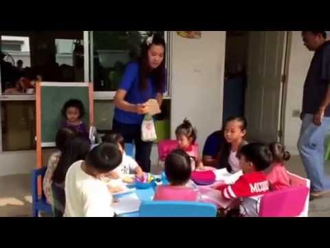 1-1: N'Petch with English playroom 2/20 (11/1/2015)