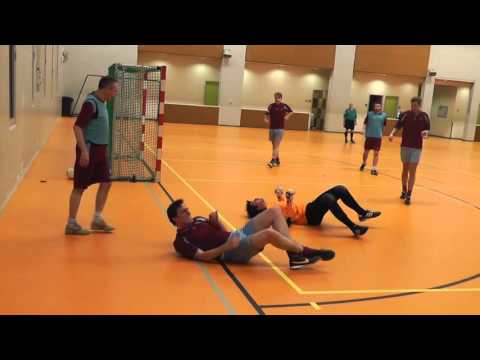 15 jan 2016 Zwaluwen Utrecht '11 5 - HMS 2 com 4-5 Raymond schakelt keeper en speler uit