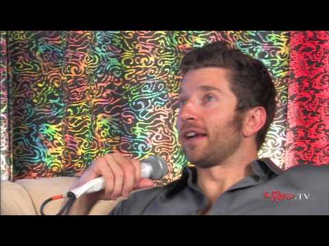 Backstage interview with Brett Eldredge