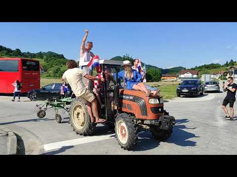 tractor vs supercar Cvetlin