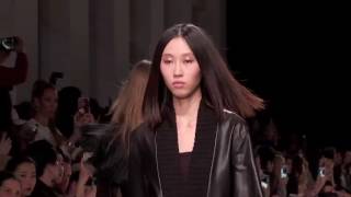 Valentin Yudashkin Paris Woman FW17-18