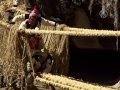 Индейцы 600 лет вручную ремонтируют канатный мост (новости) 