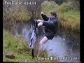 Mies taistelee itsensä joen yli