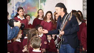 Volver a ser un niño. Los Secretos y el Colegio Fuenllana.