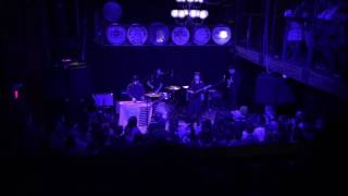 Dirty Attic (Live) // Cate Le Bon