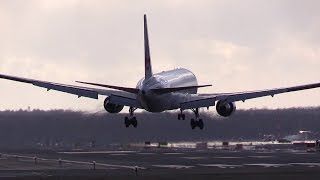 preview picture of video 'Heavy Crosswind Landing!!! Boeing 767-300 Japan Airlines JA8365 Chitose Airport'