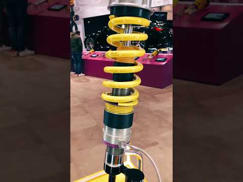 KW HLS in action - push the button 💛💜⬆️⬇️ #kwsuspensions #kwhls #hydrauliclift #car #coilover