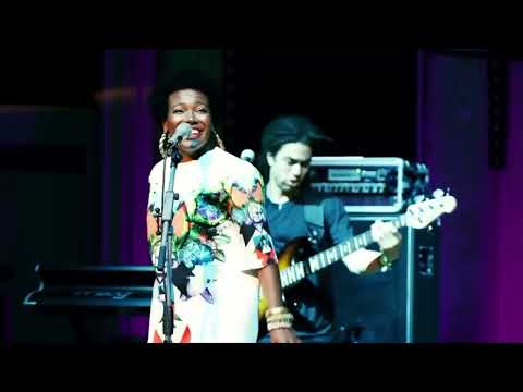 China Moses - le 2 décembre 2022 au Carré BelleFeuille