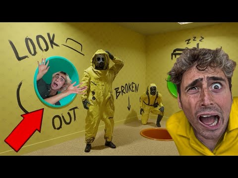 WE ENTERED THE BACKROOMS AND MADE A HUGE MISTAKE 😰😱