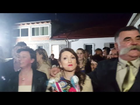 Narodni Dar i prijatelji - Djevojka je zelen bor sadila