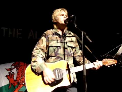Mike Peters & The Alarm - Walk Forever By My Side