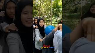 Download lagu Seru dan Lucu: Game Over Bola di punggung.. Guru Ruang Bunda Smart mp3