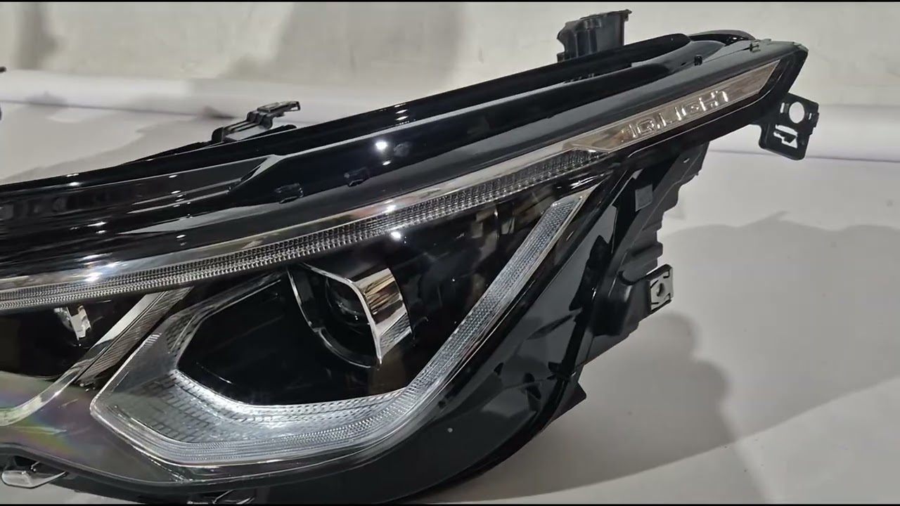 Volkswagen Golf 8 2019– Forlygter Full LED (2 stk.) Video 1