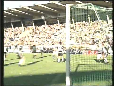 Samuel Wowoah cykelsparkar i HBK Allsvenskan 2001.avi