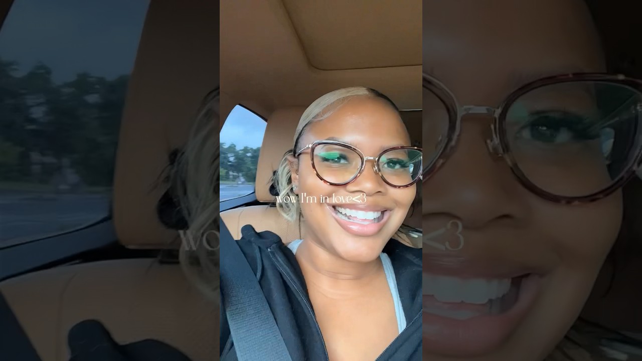 Dye my hair with me.. black & blonde skunk stripe #skunkstripe #naturalhair #athome #dyeingmyhair