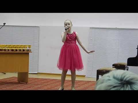 Колесова Ева. Поют дети. Юные таланты. Красивые голоса.
