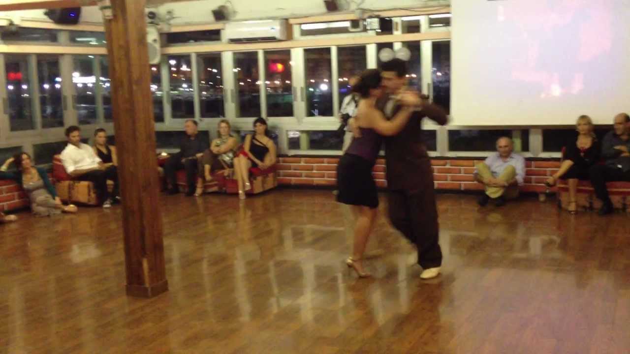 BENJAMIN ROJAS e BARBARA ASTUDILLO Milonga del Angel Genova 07/10/2012 2.MOV