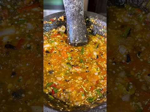 Authentic Mexican Salsa Roja Taquera en Molcajete Red Salsa #shorts