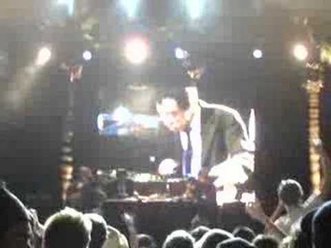 Mike Relm doing his Rage thing.