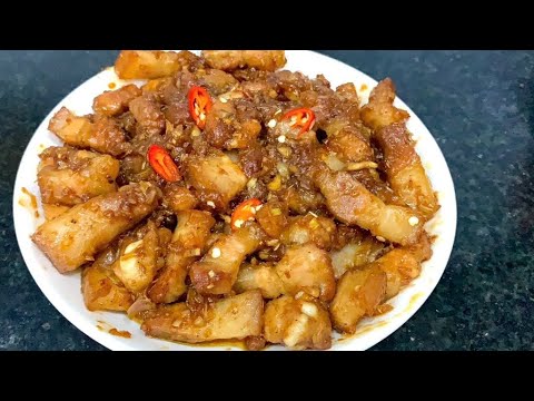 #vlog14 || How to make delicious and simple fried pork belly with shrimp paste.