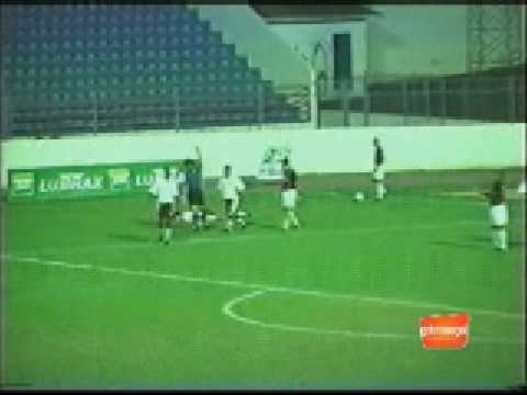 Andre Stocco - Meia esquerda - www.golmaisgol.com.br