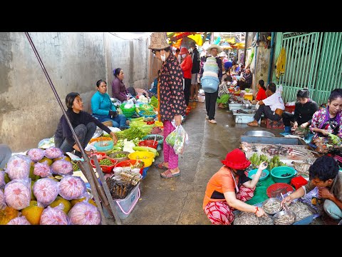 Cambodian Routine Food Lifestyle At The Market - The View Of Street Food @ Boeng Tompun Market