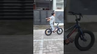 Download lagu Lepas tangan naik sepeda #trending #fyp #viralvideo mp3