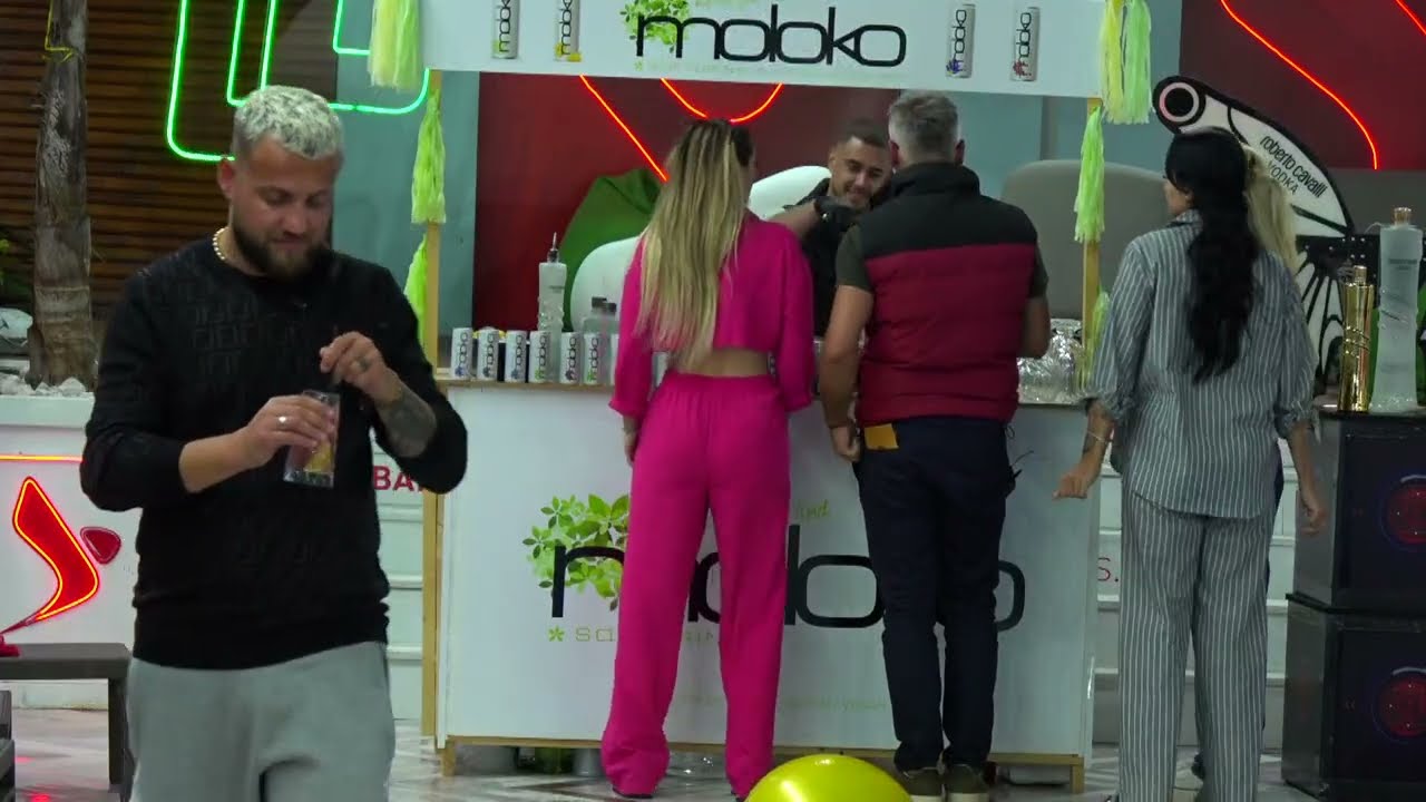 Festë në shtëpi, banorët marrin pijet nga Moloko