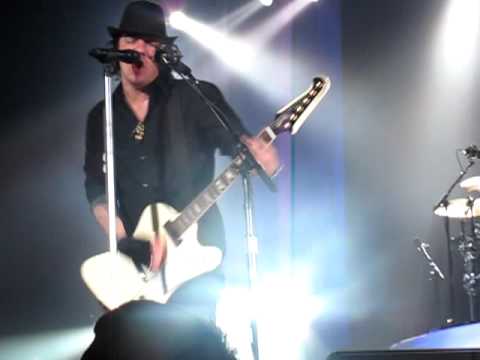 Three Days Grace - Take Me Under Live - Save-On-Foods Memorial Centre - Victoria BC