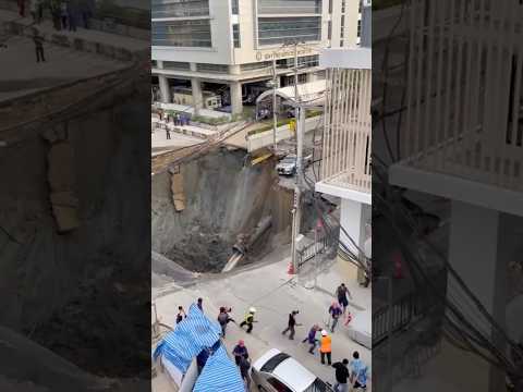 오늘 아침 일어난 방콕의 싱크홀 영상