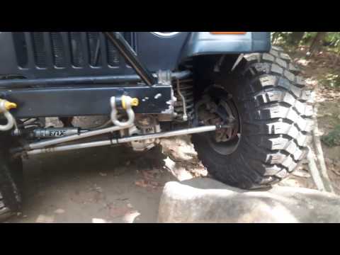 Jeep wrangler tj 37" maxxis creepy crawler