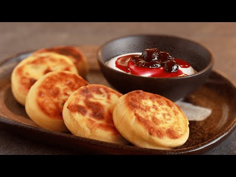 How to Make Syrniki - Russian Cheese Pancakes