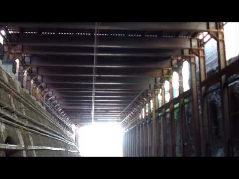 galleria metallica provvisoria che proteggerà il passaggio dei treni sotto Villa D?Elboeuf.