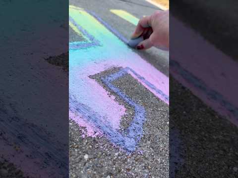 Say HEY! in the comments! Drawing with sidewalk chalk