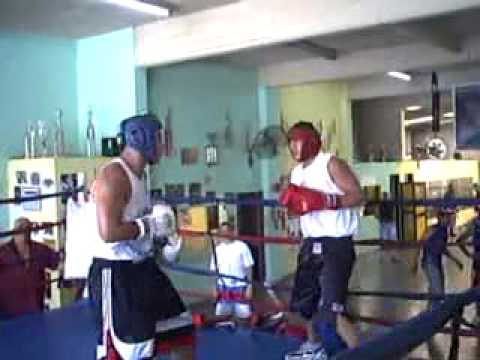 BOX, MAXI SOSA vs PERALTA (2) guanteo de dos CAMPEONES ARGENTINOS