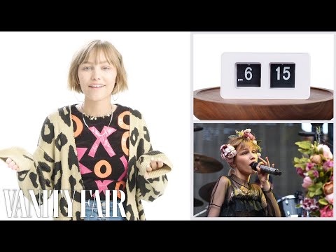 格蕾絲-範德瓦爾一天做的一切｜《名利場》。 (Everything Grace VanderWaal Does in a Day | Vanity Fair)