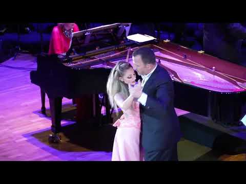 Palomita Blanca by Anselmo Aieta