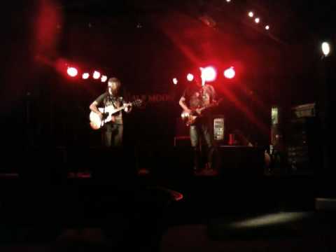 Johnny Warman & Gary Grainger perform: Eric Clapton - Lay Down Sally