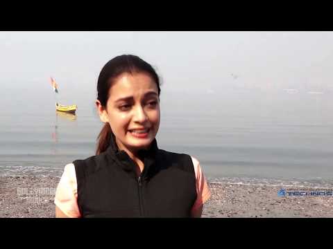 Pragya Kapoor host the Mahim Beach Clean up drive on the occasion of Republic Day along with Dia Mir