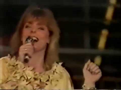 Eurovision NETHERLAND 1983 Bernadette - Sing me a song - EuroFanBcn