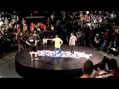 Red Bull Street Style World Final 2010 (Final Battle) - AZUN vs. KAMALIO