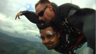 preview picture of video 'My first Tandem SkyDive... !Sky is the Limit!'