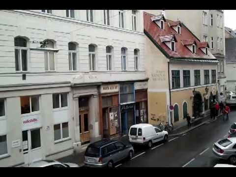 Accordion alarm clock in Vienna