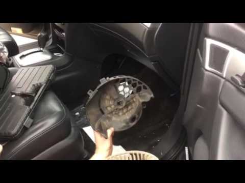 2004 Chrysler Pacifica blower motor