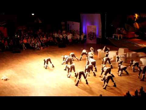 DC INFERNO KOLÍN   MČR Brno 2013   Jak se staví iglů