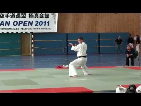 IKO Kyokushin German Open 2011 Kata 2nd round - Bence Badar