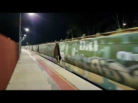 X48-XR559 and G538 leading 6CM5 at Violet Town.